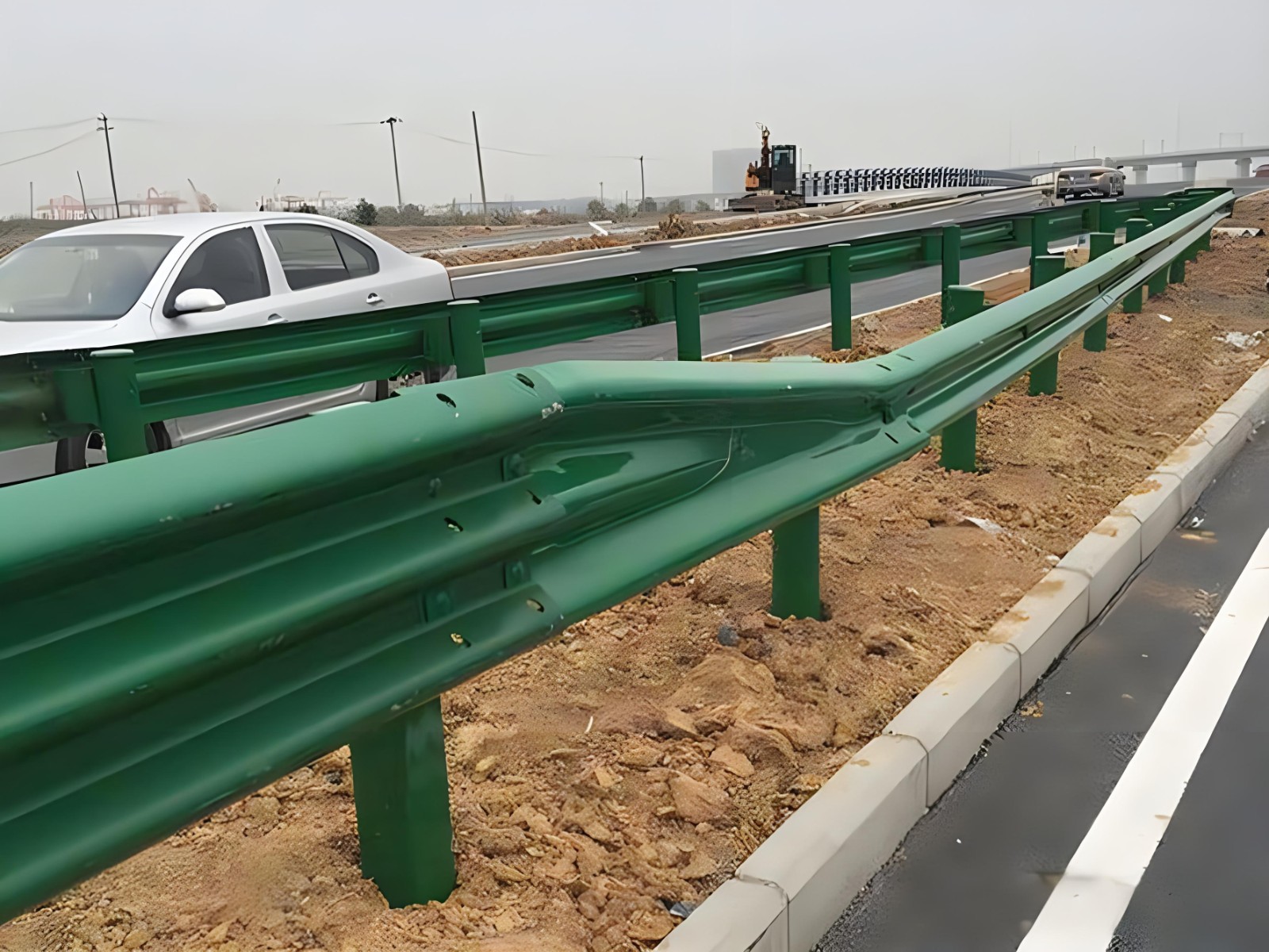拉萨高速波形护栏板日常维护方案确保道路安全新举措