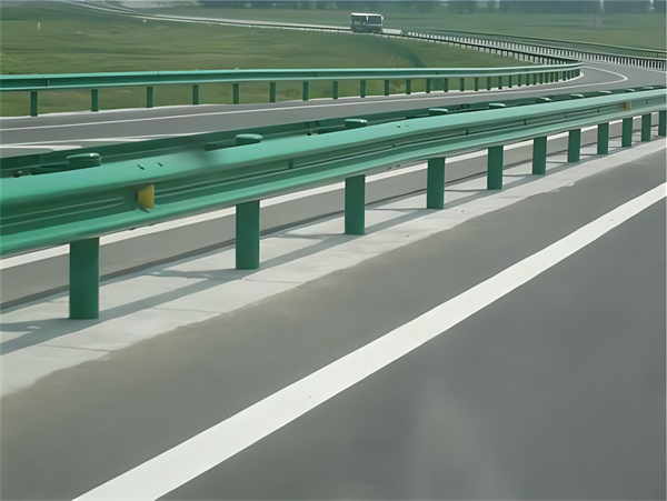 拉萨高速护栏板守护安全广泛应用于多个行业