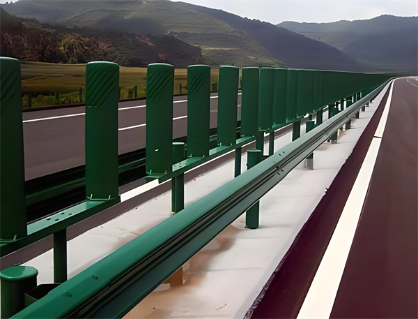 拉萨三波护栏板在高速公路的应用